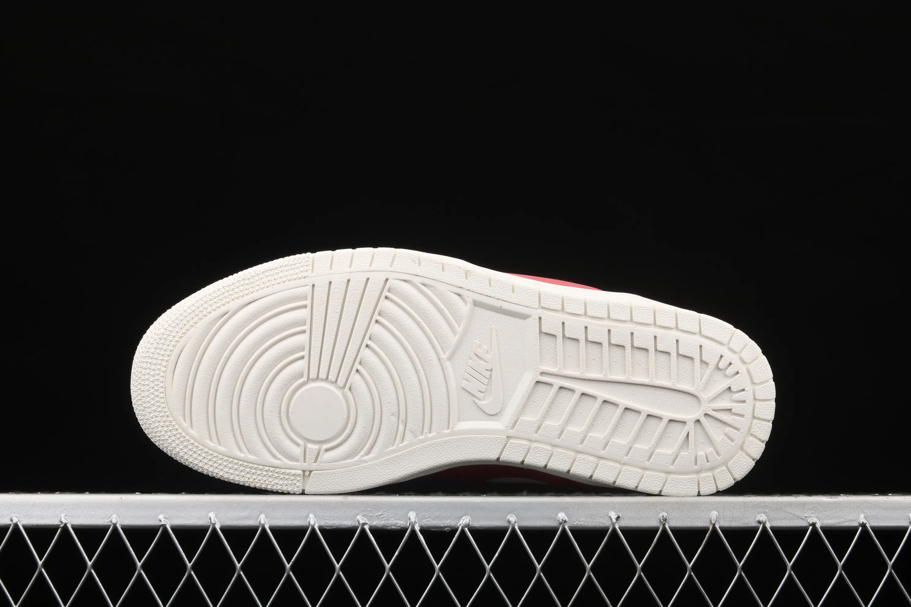 All categories Air Jordan Jordan series basketball shoes Air Jordan 1 High Z version Air Jordan 1 Zoom CMFT AJ1 Joe 1 bean paste dirty powder CT0979-602